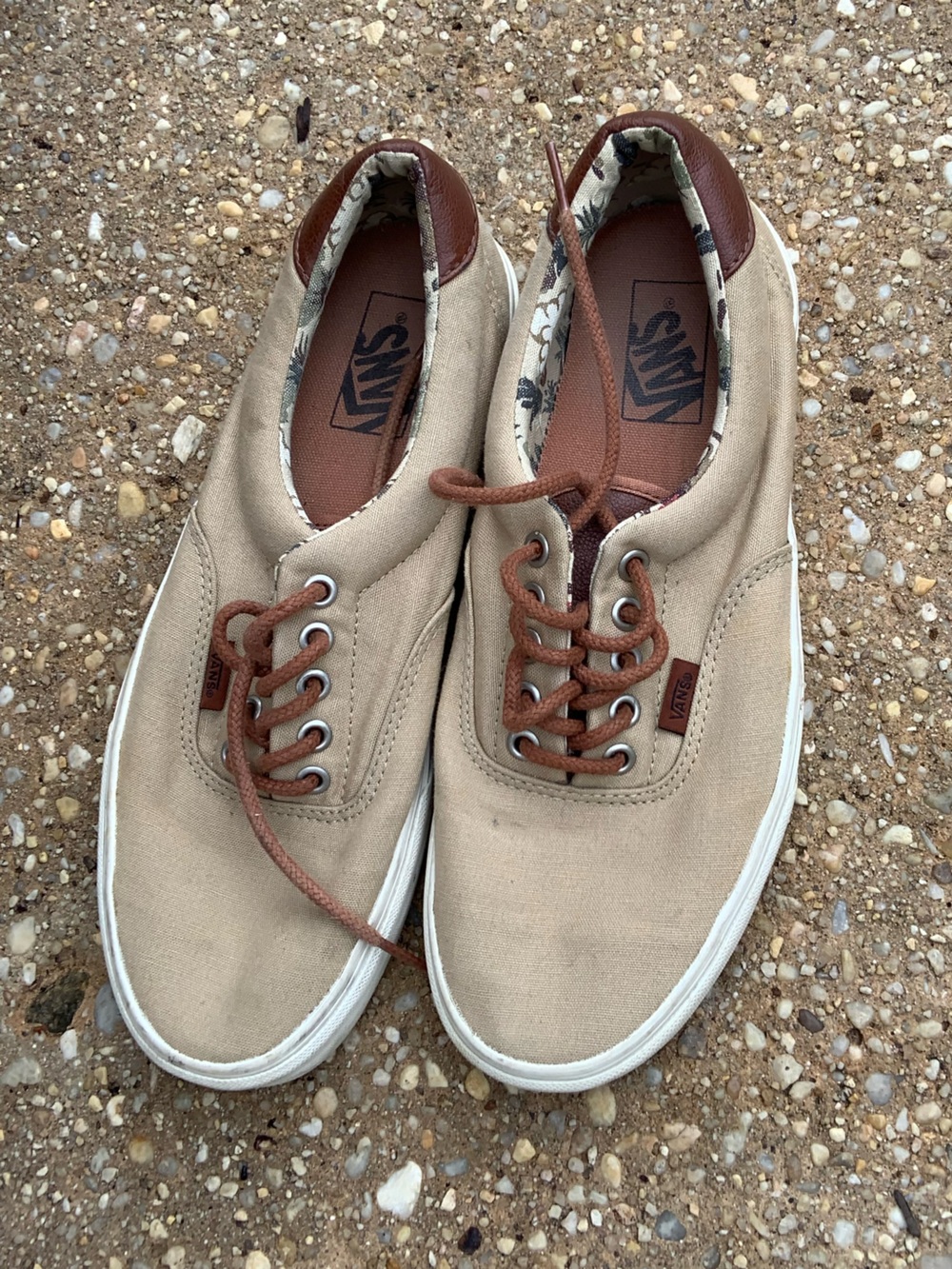 Vans Men’s Beige Canvas Sneakers with Brown Accents